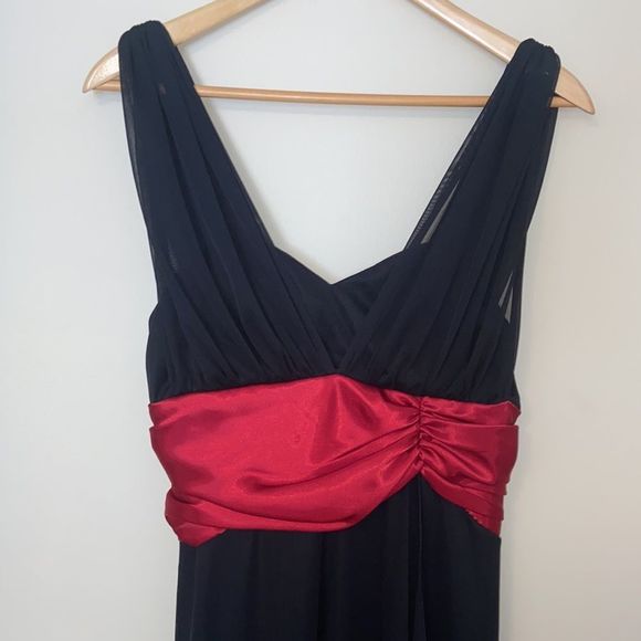 Red & Black Midi Dress Size: 8 - Picture 2 of 8